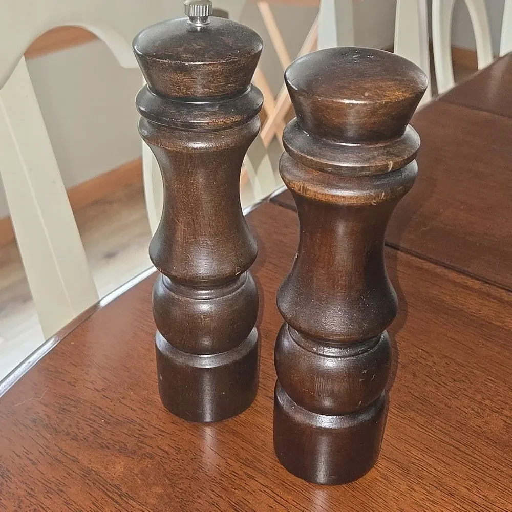 Vintage Goodwood Dark Wood Pepper Grinder Salt Shaker 8